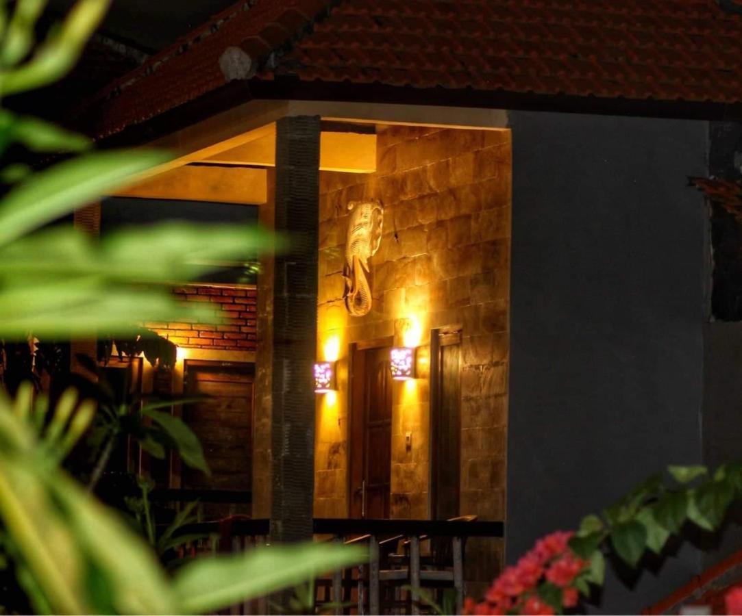 Satria Bungalow อูลูวาตู ภายนอก รูปภาพ